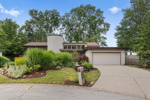 6 Willowbrook Ct, Champaign, IL 61820