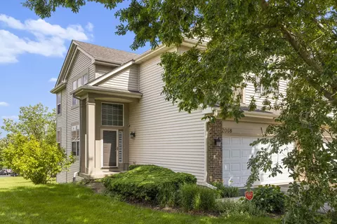 2068 Muirfield Dr, Yorkville, IL 60560