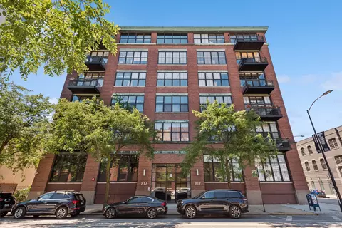 817 W Washington Blvd #601, Chicago, IL 60607