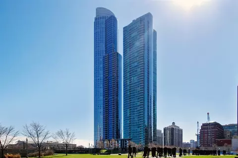 1201 S Prairie Ave #5104, Chicago, IL 60605