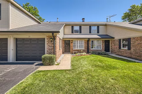 23 Willow Cir, Cary, IL 60013 photo 1