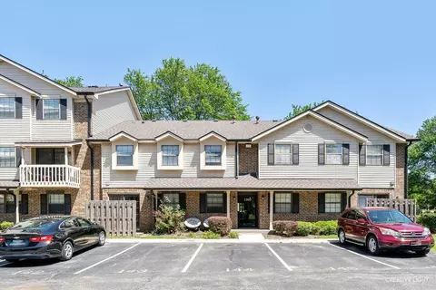 1500 W Jefferson Ave #D, Naperville, IL 60540