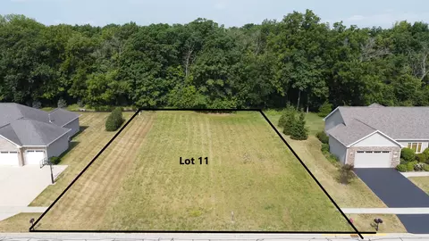 1207 War Admiral Dr, Genoa, IL 60135