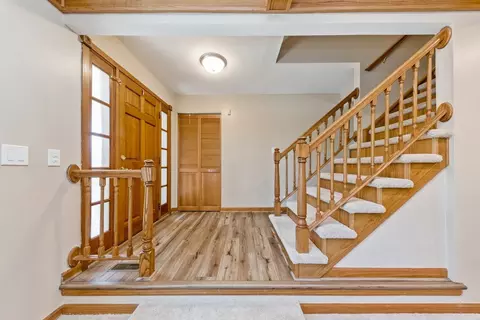 Entry Way - 935 Harrison Ln, Hoffman Estates, IL 60192 photo 1 of 2