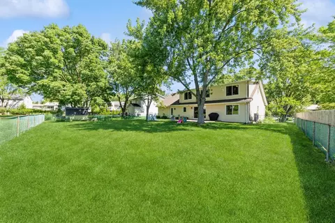 Exterior - 935 Harrison Ln, Hoffman Estates, IL 60192 photo 4 of 4