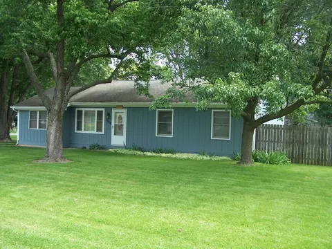1708 Flower St, Mchenry, IL 60050
