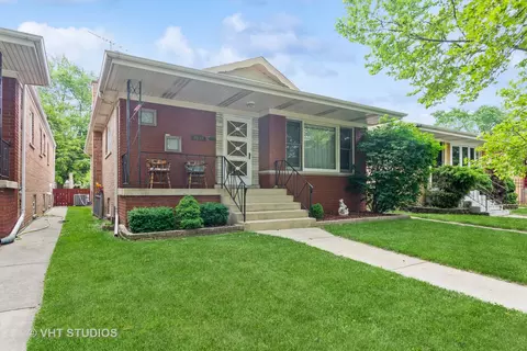 9837 S Muskegon Ave, Chicago, IL 60617