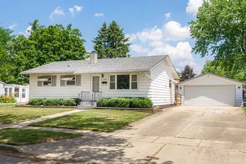 1703 Sunrise Dr, Dekalb, IL 60115