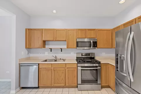 1481 Keystone Ct, Elgin, IL 60120 photo 9