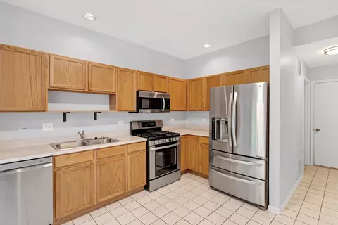 1481 Keystone Ct, Elgin, IL 60120 photo 8