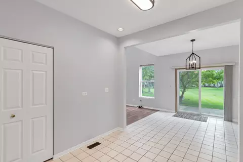 1481 Keystone Ct, Elgin, IL 60120 photo 11