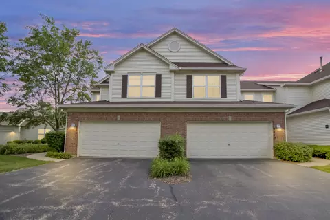 1481 Keystone Ct, Elgin, IL 60120 photo 3