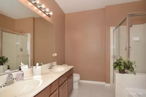 4252 Savoy Ln, Mchenry, IL 60050 photo 9
