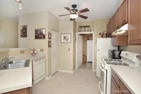 4252 Savoy Ln, Mchenry, IL 60050 photo 5
