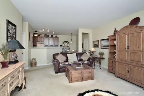 4252 Savoy Ln, Mchenry, IL 60050 photo 2