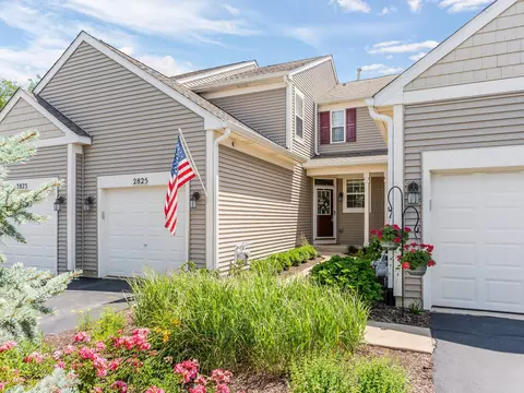 2825 White Thorn Cir #2825, Naperville, IL 60564