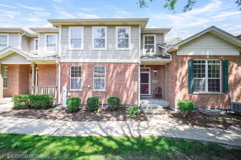 18574 W Point Dr, Tinley Park, IL 60477