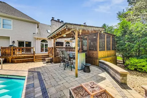 Exterior - Undisclosed, Algonquin, IL 60102 photo 14 of 17
