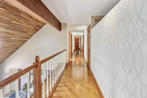 Entry Way - Undisclosed, Algonquin, IL 60102 photo 3 of 4