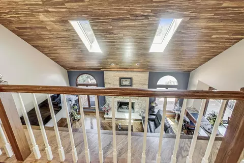 Entry Way - Undisclosed, Algonquin, IL 60102 photo 4 of 4