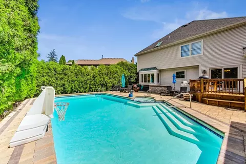 Exterior - Undisclosed, Algonquin, IL 60102 photo 6 of 17