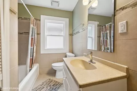 Bath - 713 E 89th St, Chicago, IL 60619 photo 1 of 3