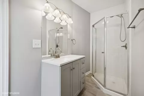 Bath - 713 E 89th St, Chicago, IL 60619 photo 2 of 3
