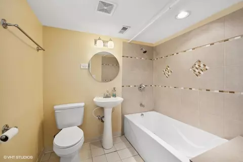 Bath - 713 E 89th St, Chicago, IL 60619 photo 3 of 3