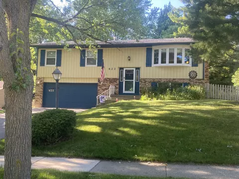 622 S Vista Dr S, Algonquin, IL 60102