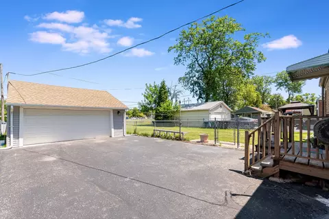 Exterior - 7824 Suburban Ln, Bridgeview, IL 60455 photo 3 of 7