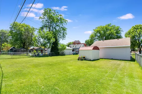 Exterior - 7824 Suburban Ln, Bridgeview, IL 60455 photo 6 of 7