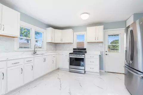 Kitchen - 7824 Suburban Ln, Bridgeview, IL 60455 photo 1 of 2