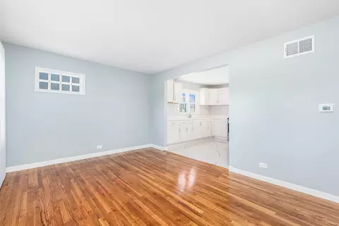 Living - 7824 Suburban Ln, Bridgeview, IL 60455 photo 4 of 4