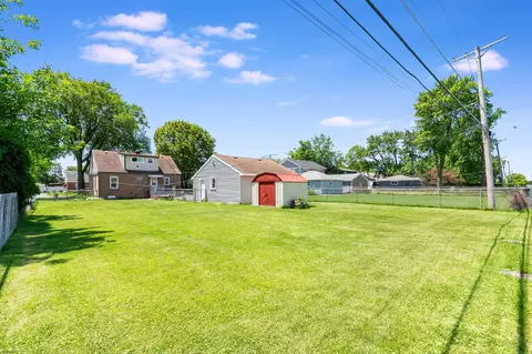 Exterior - 7824 Suburban Ln, Bridgeview, IL 60455 photo 7 of 7