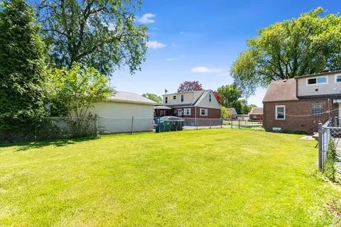 Exterior - 7824 Suburban Ln, Bridgeview, IL 60455 photo 5 of 7