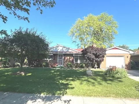 2041 Walnut St, Waukegan, IL 60085