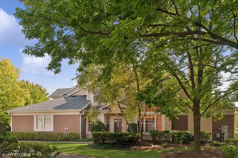 3079 Lexington Ln, Glenview, IL 60026
