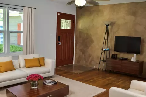 Entry Way - 1314 Evergreen St, Wheaton, IL 60187 photo 1 of 1