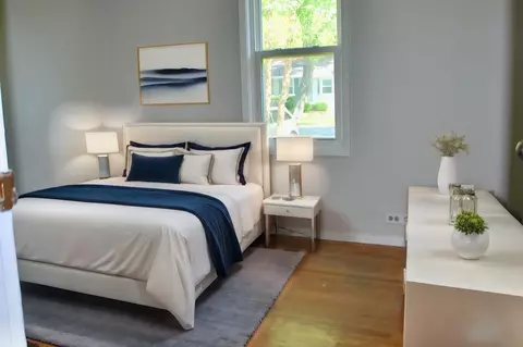 Bedroom - 1314 Evergreen St, Wheaton, IL 60187 photo 1 of 2
