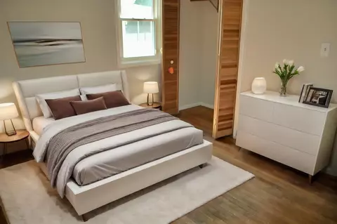 Bedroom - 1314 Evergreen St, Wheaton, IL 60187 photo 2 of 2