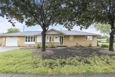7354 Sholer Ave, Bridgeview, IL 60455 photo 2