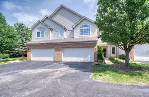 444 Jamestown Ct, Aurora, IL 60502