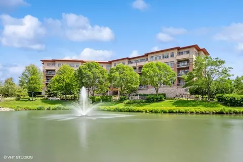 45 Prairie Park Dr #512, Wheeling, IL 60090