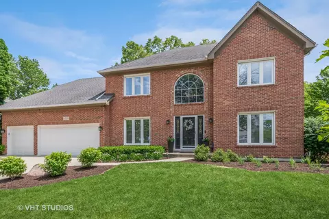 2734 Seiler Dr, Naperville, IL 60565