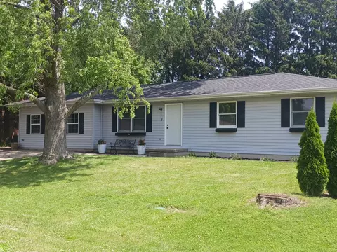 9 Southview Dr, Sidney, IL 61877 photo 2