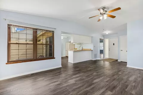 628 Chip Ct, Gurnee, IL 60031 photo 6
