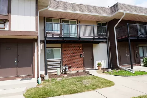 5648 Santa Cruz Dr, Hanover Park, IL 60133