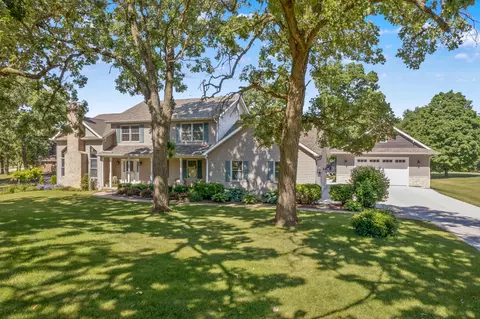 17 N180 Oak Grove Dr, Hampshire, IL 60140