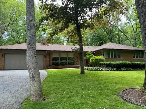 87 Oakwood Ln, Lincolnshire, IL 60069