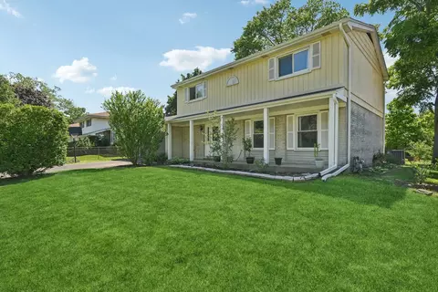 1058 Crimson Dr, Wheeling, IL 60090 photo 2